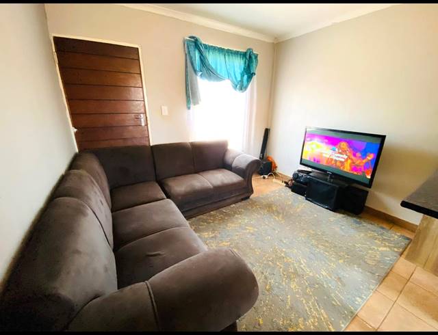 2 BEDROOM HOUSE FOR SALE IN SAVANNA CITY